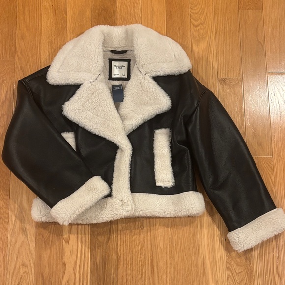 Abercrombie & Fitch Jackets & Blazers - Abercrombie & Fitch Cream and faux leather Black Jacket